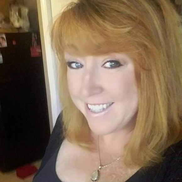 Meet your Posher, Wendie - Picture 2 of 2